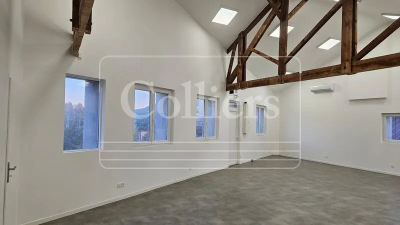 Office in Marseille for lease - Interior Photo - Image 1 of 4