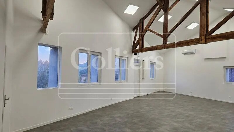 Office in Marseille for lease Interior Photo- Image 1 of 5