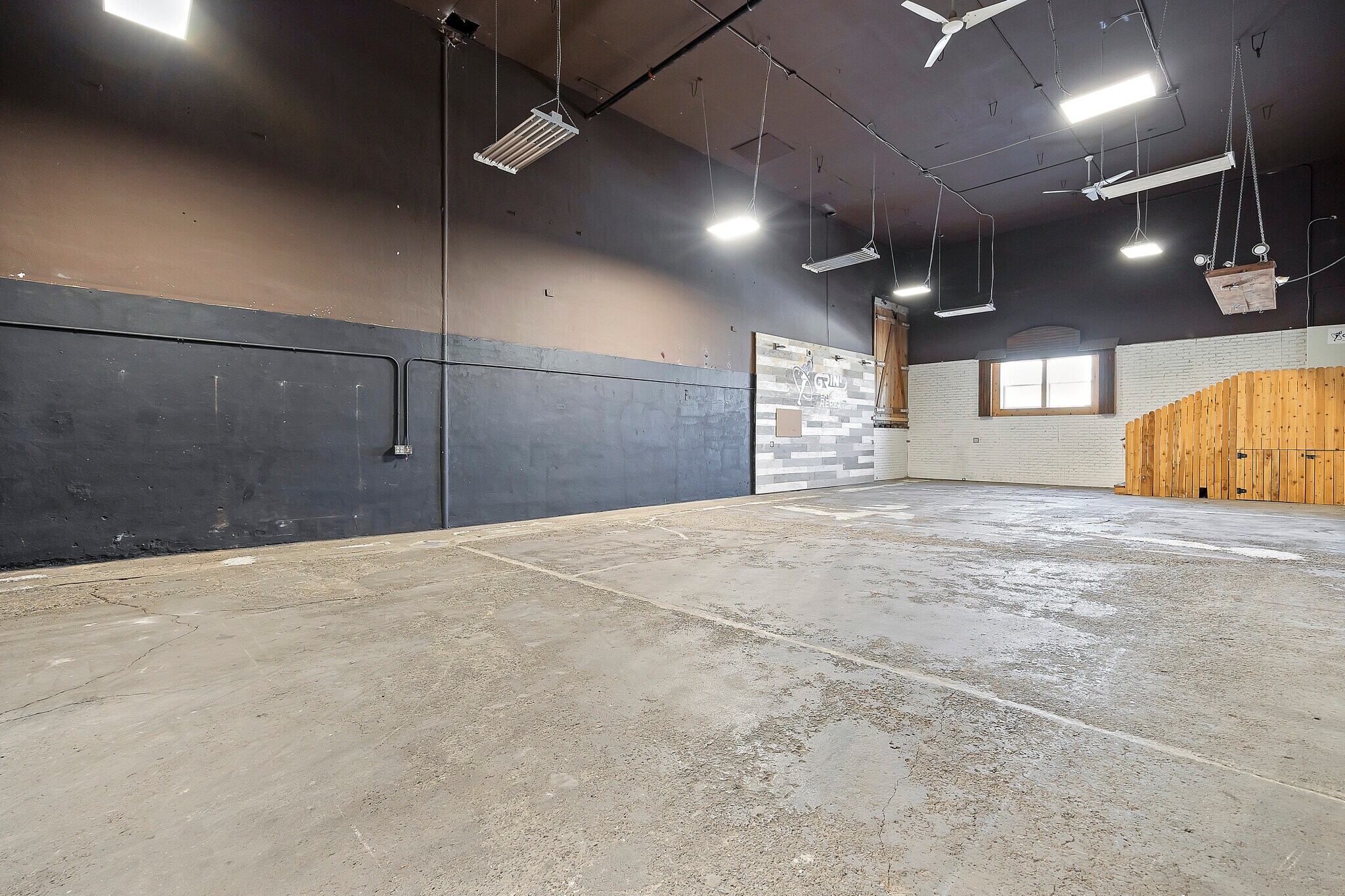 702 Fairfield St W, Twin Falls, ID for lease Interior Photo- Image 1 of 3