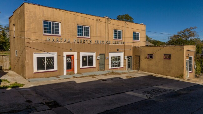 More details for 105 Enterprise St, Clinton, SC - Retail for Sale