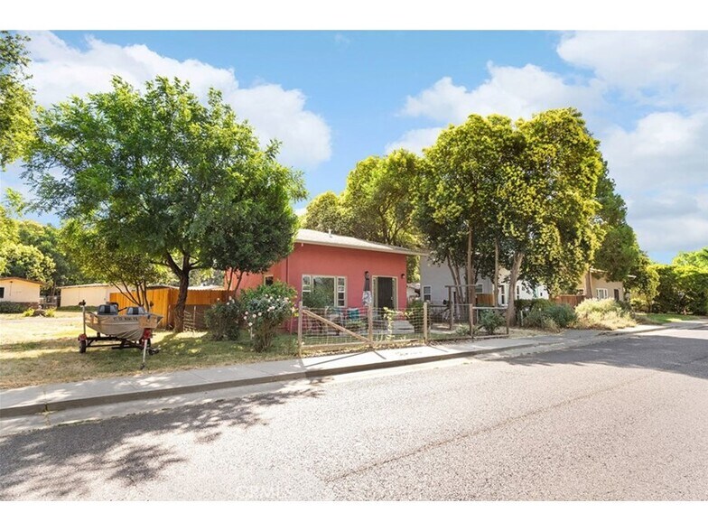 1712 Sherman Ave, Chico, CA à vendre - Photo du bâtiment - Image 3 de 14