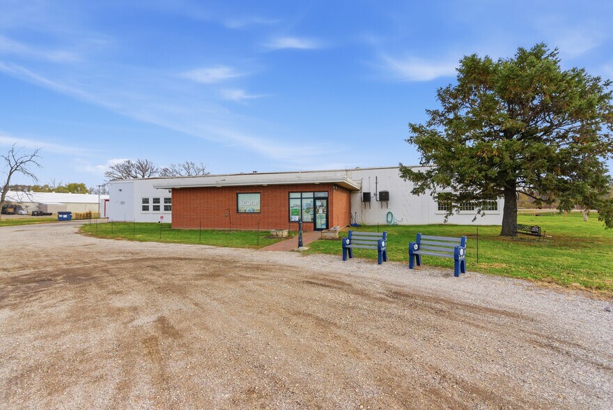 3050 Wagner Rd, Waterloo, IA à vendre - Photo du bâtiment - Image 2 de 25