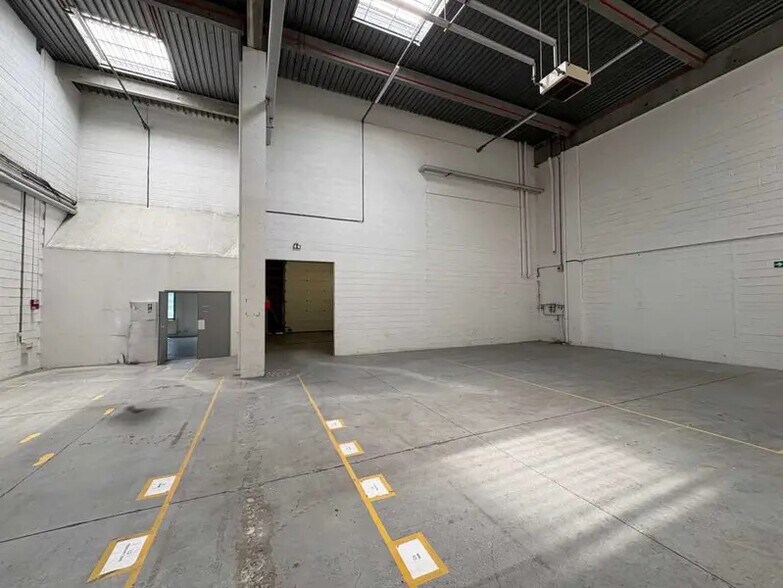 Flex in Saint-Quentin-Fallavier for sale - Interior Photo - Image 1 of 20