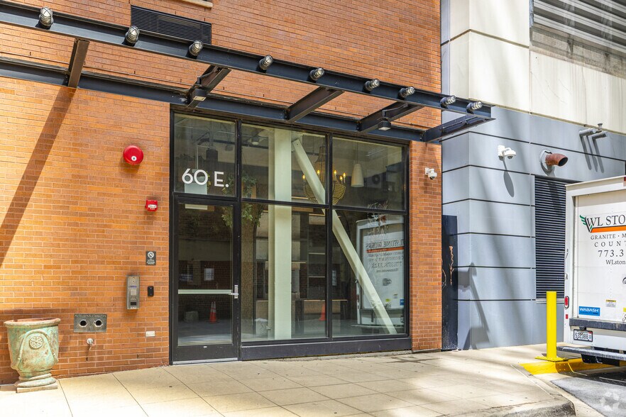 171 N Wabash Ave, Chicago, IL à vendre - Photo du bâtiment - Image 3 de 5