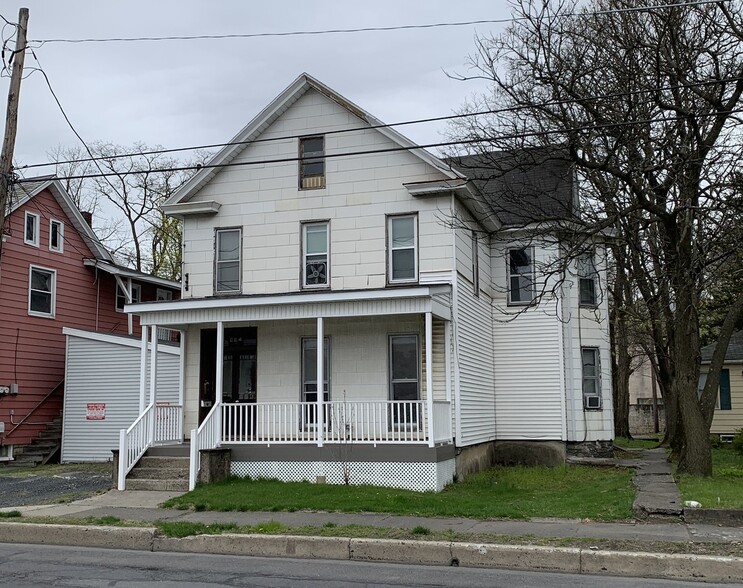 224 N Courtland St, East Stroudsburg, PA à vendre - Photo du bâtiment - Image 1 de 1