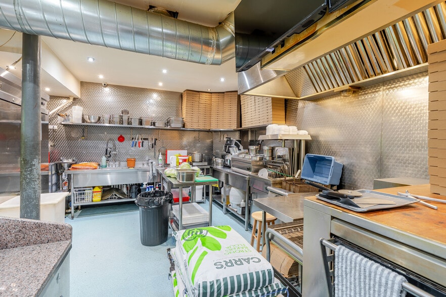 13 Bell St, St Andrews for sale - Building Photo - Image 2 of 33