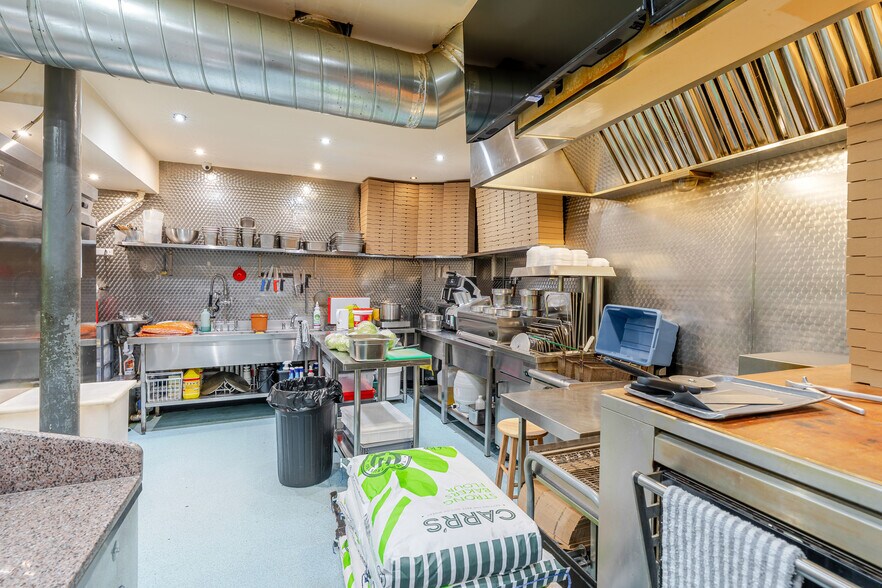 13 Bell St, St Andrews à vendre - Photo du bâtiment - Image 2 de 33