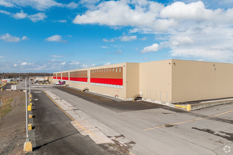 6600 New Venture Gear Dr, East Syracuse, NY for lease - Primary Photo - Image 1 of 24