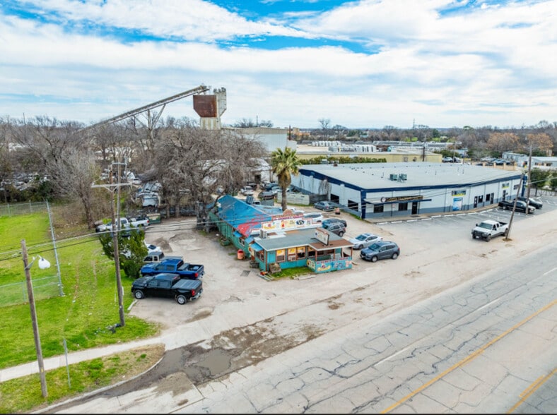 817 Airport Blvd, Austin, TX à vendre - Photo du bâtiment - Image 2 de 26