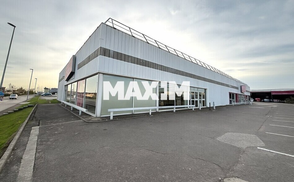 Retail in Chenôve for lease - Building Photo - Image 1 of 3
