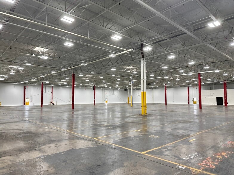 9201 Wilmot Rd, Pleasant Prairie, WI for lease - Building Photo - Image 2 of 9