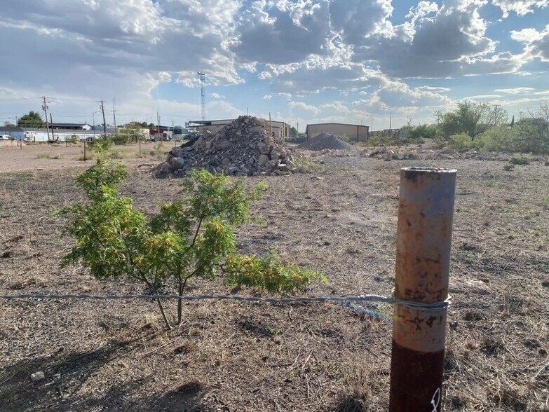111 W San Antonio St, Marfa, TX à vendre - Photo du bâtiment - Image 2 de 4