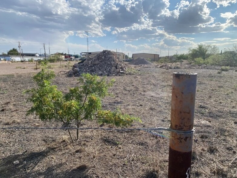 W El Paso St, Marfa, TX for sale - Building Photo - Image 2 of 4