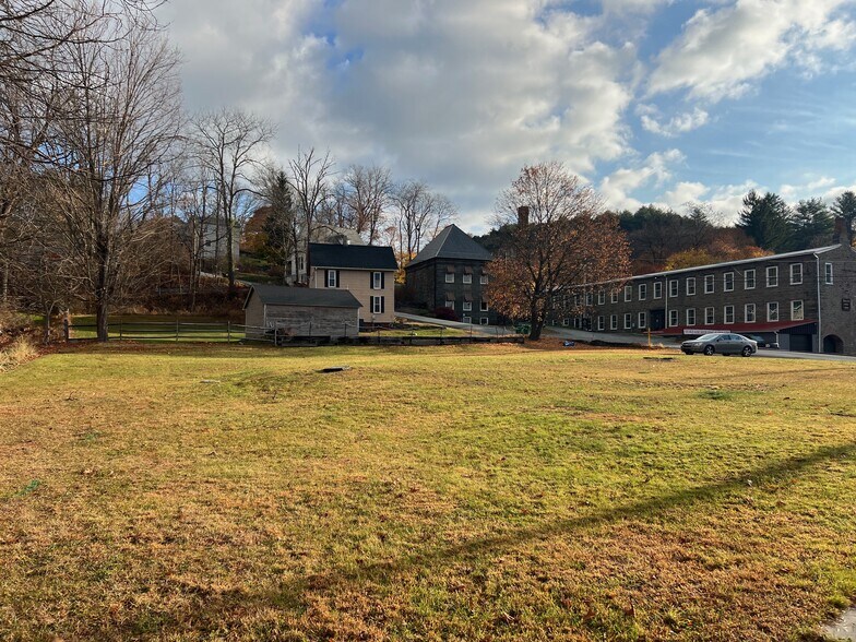 672 Texas Palmyra Hwy, Hawley, PA à vendre - Photo du bâtiment - Image 3 de 15