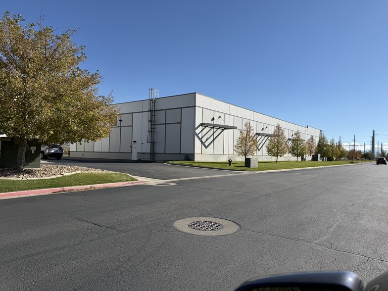 93 S 1800 W, Lindon, UT for lease - Building Photo - Image 3 of 5