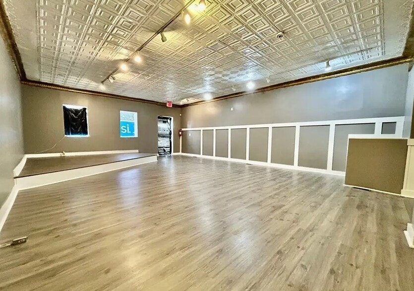 557 Hertel St, Buffalo, NY for sale - Interior Photo - Image 2 of 7