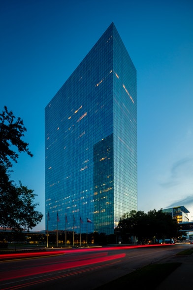 11 Greenway Plz, Houston, TX à louer - Photo du bâtiment - Image 3 de 12