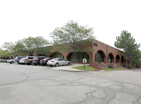 Marketplace Courtyard-Bldg C - Épicerie