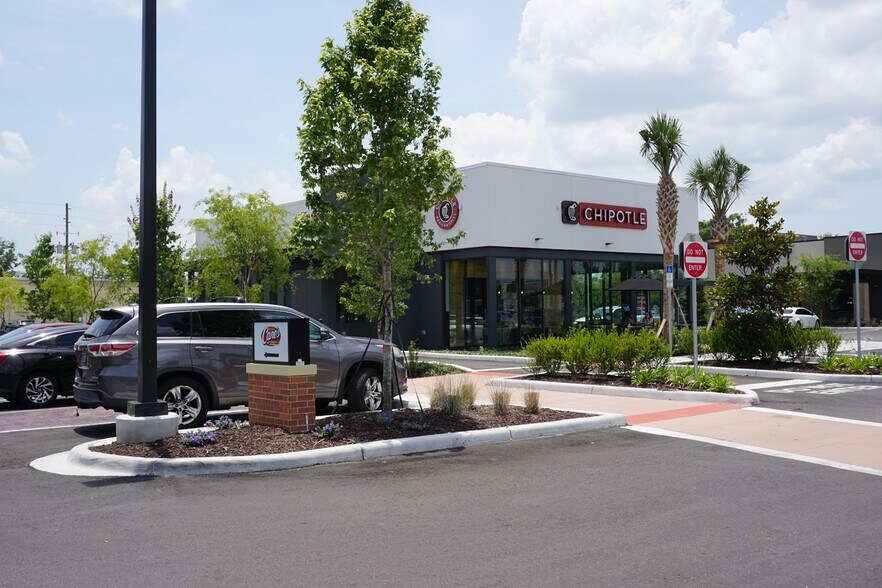 760 E Altamonte Dr, Altamonte Springs, FL à vendre - Photo du bâtiment - Image 2 de 12