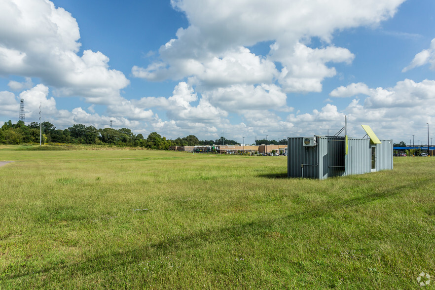 4240 Goodman Rd, Horn Lake, MS à vendre - Photo principale - Image 1 de 1