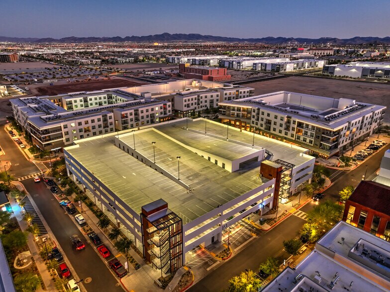 Durango & 215, Las Vegas, NV à louer - Photo du bâtiment - Image 2 de 13