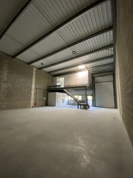 Flex in Mérignac for lease - Building Photo - Image 2 of 24