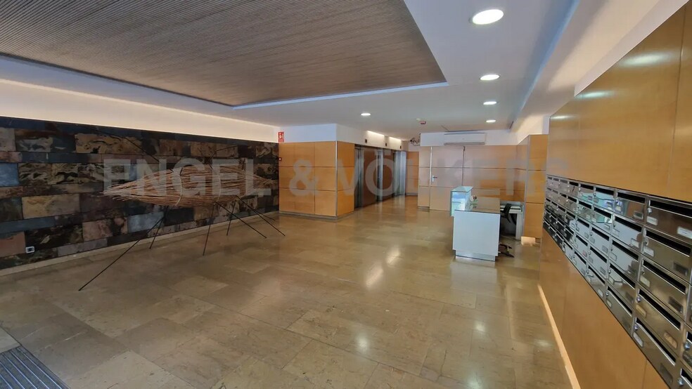 Bureau dans Barcelone, Barcelona à louer - Hall d’entrée - Image 3 de 4