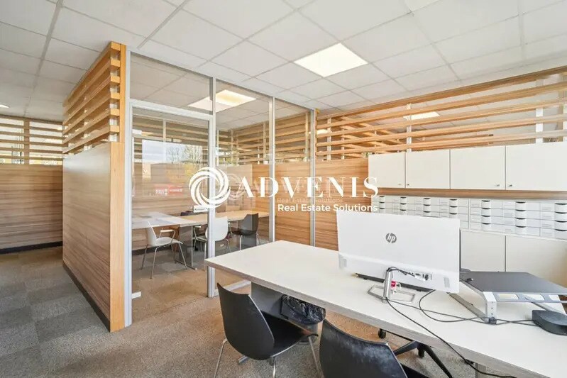Bureau dans Villepinte à louer - Photo du bâtiment - Image 3 de 12