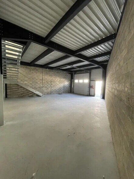 Industrial in Épinay-sur-Seine for lease - Interior Photo - Image 2 of 13