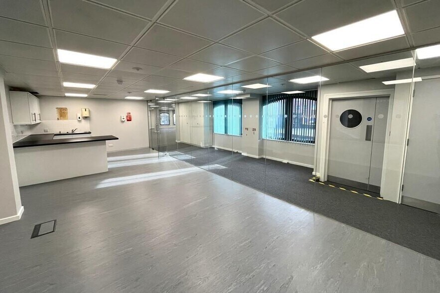 218-218A Moulsham St, Chelmsford à louer - Photo du bâtiment - Image 2 de 5