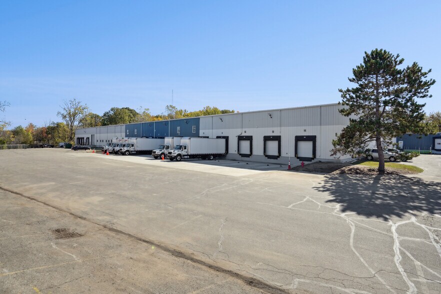 3909 Holt Rd, Holt, MI à vendre - Photo du bâtiment - Image 3 de 9