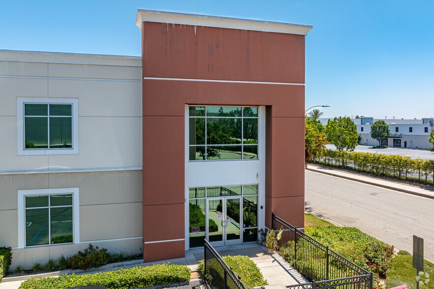 1613 W 2nd St, Pomona, CA à louer - Photo du bâtiment - Image 3 de 4
