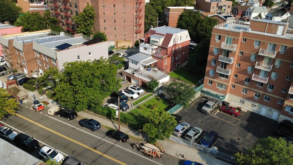 7814 46th Ave, Elmhurst, NY for sale - Building Photo - Image 3 of 4