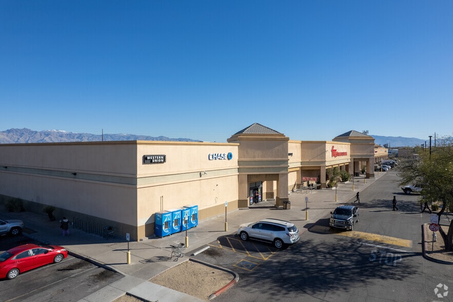 2001-2071 E Irvington Rd, Tucson, AZ for lease - Building Photo - Image 2 of 10