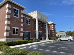 7750 N Wickham Rd, Melbourne, FL à louer Photo du bâtiment- Image 2 de 12