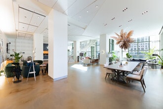 325 N Wells St, Chicago, IL for lease Interior Photo- Image 1 of 11