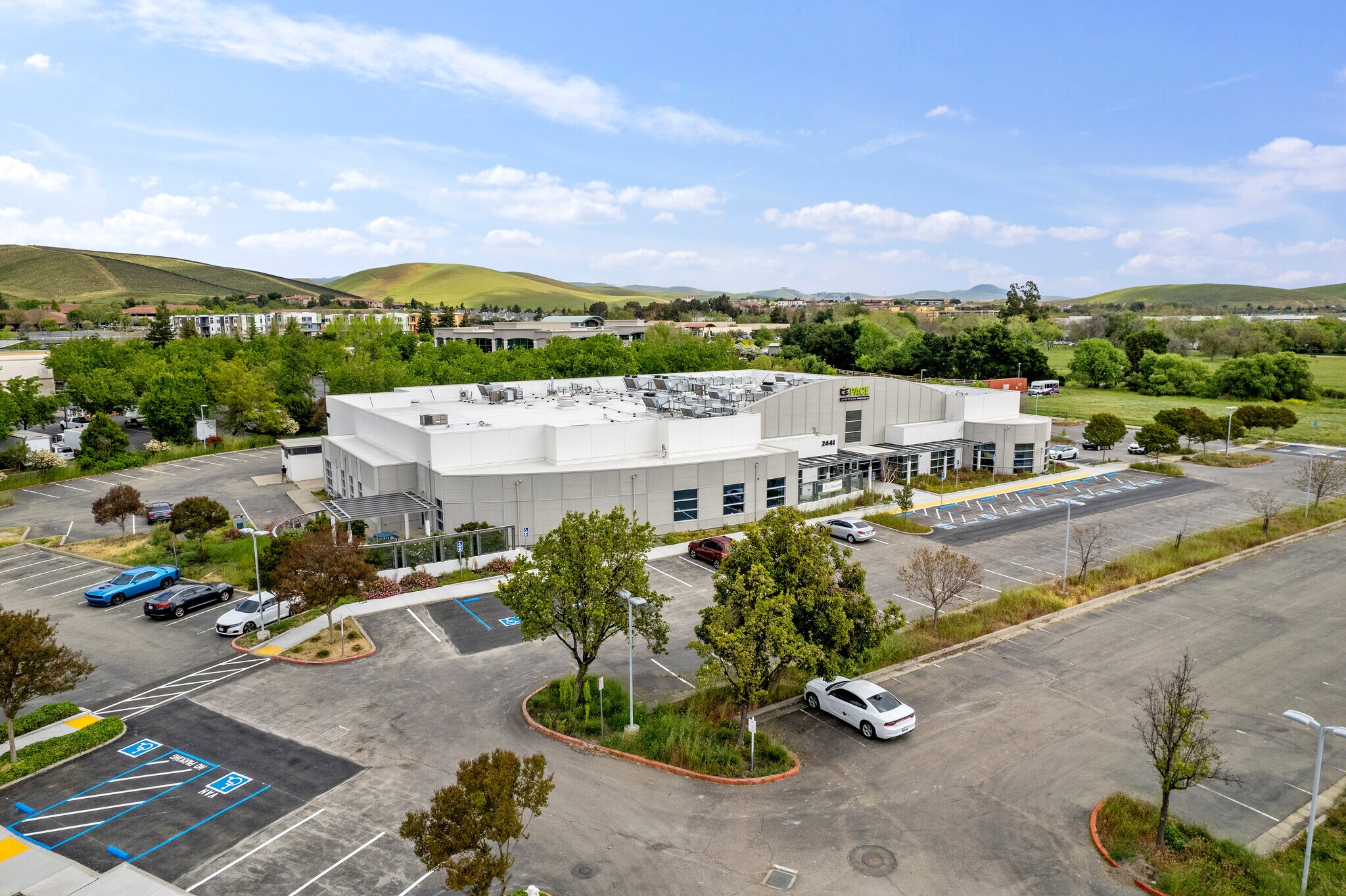 2441 Constitution Dr, Livermore, CA à louer Photo du bâtiment- Image 1 de 7