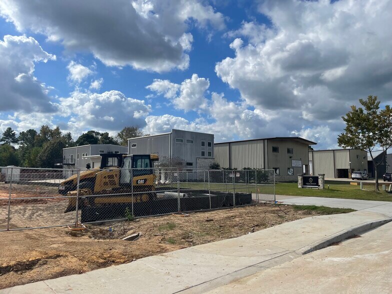 32223 Tamina Rt, Magnolia, TX à louer - Photo du bâtiment - Image 3 de 13