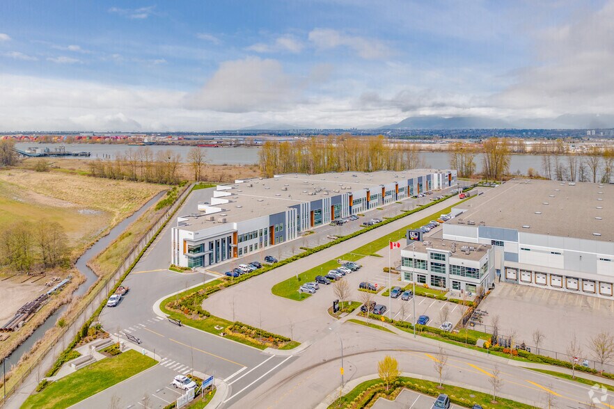 7799 Berg Rd, Delta, BC à louer - Photo du bâtiment - Image 2 de 10