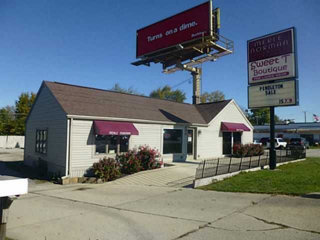204 E McGalliard Rd, Muncie, IN à vendre Photo du bâtiment- Image 1 de 4