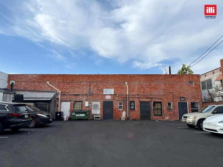 8248 Beverly Blvd, Los Angeles, CA à louer - Photo du bâtiment - Image 3 de 10