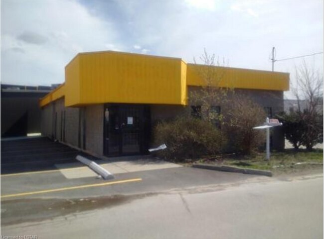 Plus de détails pour 353 Bathurst St, London, ON - Commerce de détail à louer