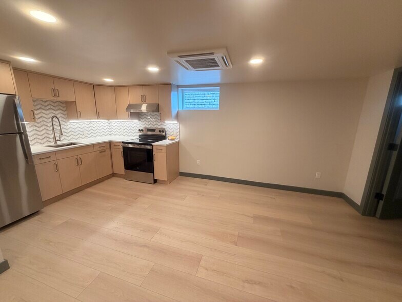3755 S Broadway, Englewood, CO à louer - Photo du bâtiment - Image 3 de 10