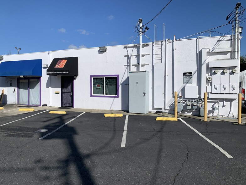 3563 Castro Valley Blvd, Castro Valley, CA for lease - Building Photo - Image 2 of 5