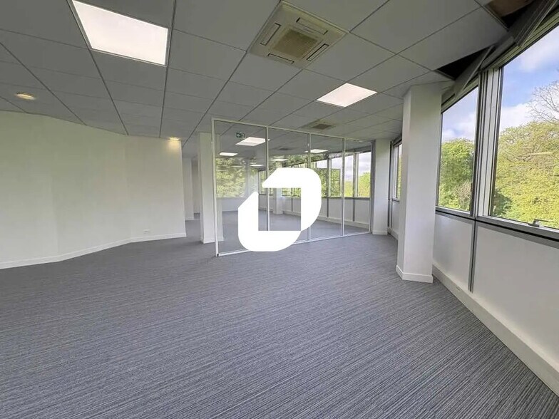 Bureau dans Meudon à louer - Photo du bâtiment - Image 2 de 13