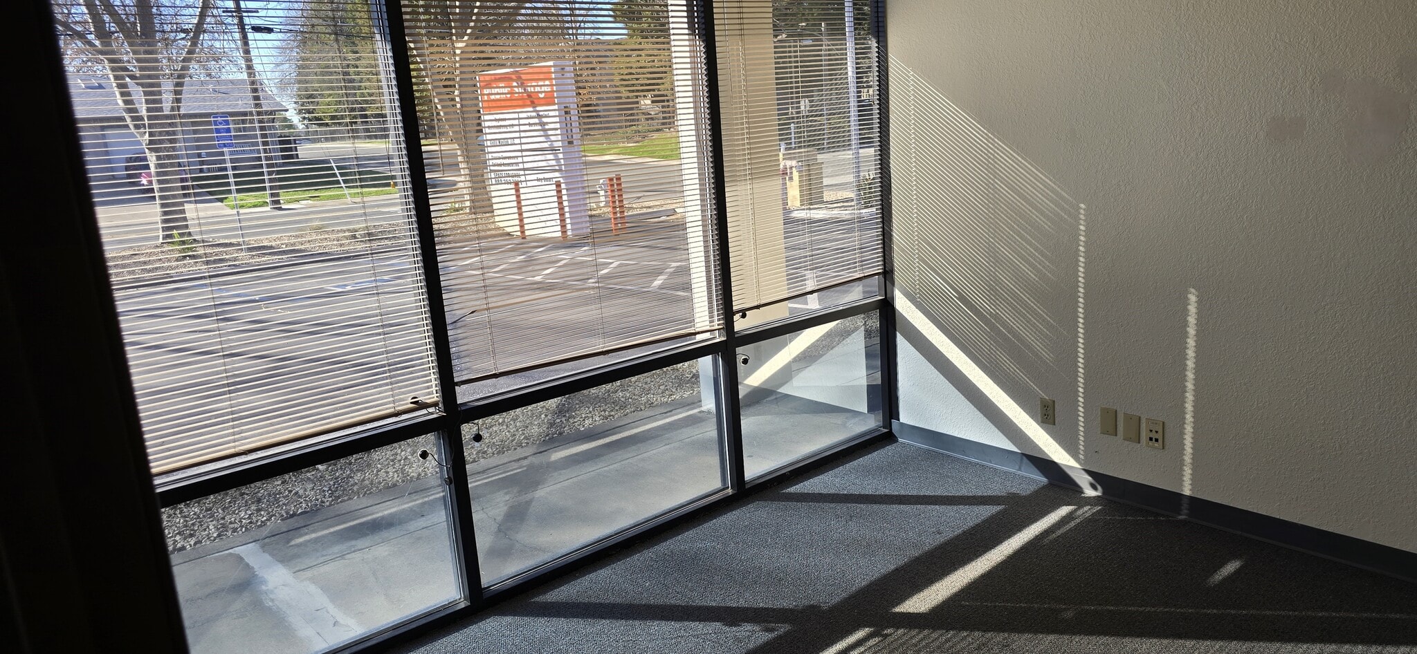 6380 Tupelo Dr, Citrus Heights, CA for lease Interior Photo- Image 1 of 2