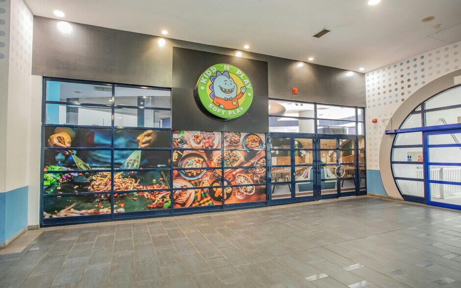 Bridge St, Luton à louer - Photo du bâtiment - Image 3 de 21