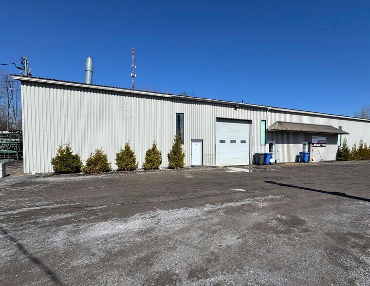 690A Boul Joseph-Arthur, Joliette, QC for sale - Primary Photo - Image 1 of 1