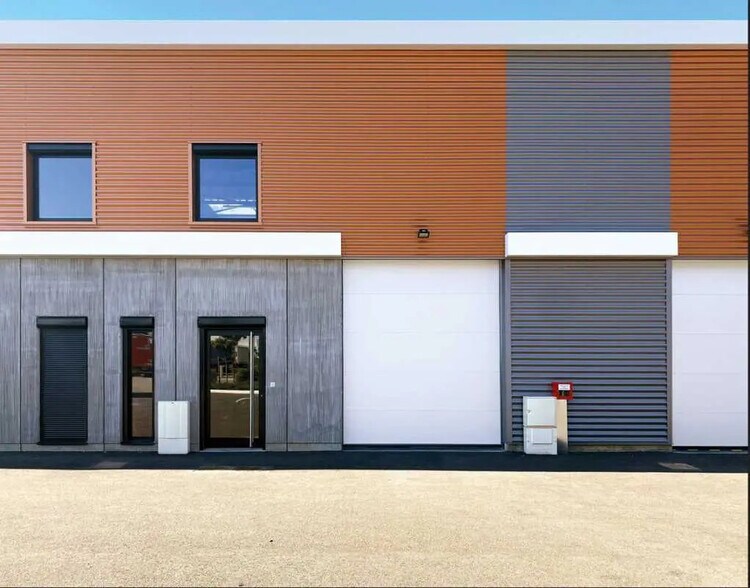 165 Avenue Henri Schneider, Meyzieu for lease - Building Photo - Image 1 of 10