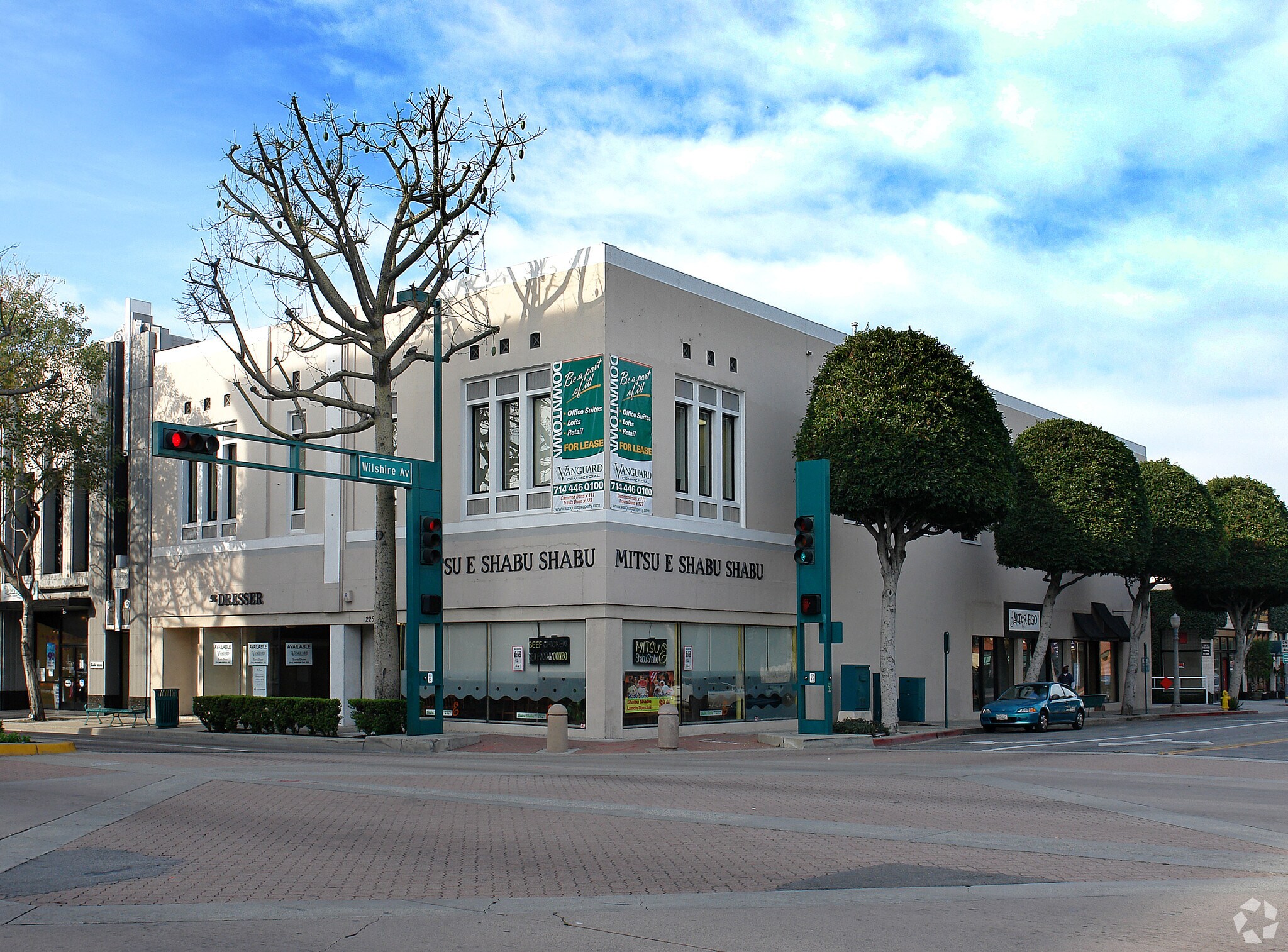 223 N Harbor Blvd, Fullerton, CA à louer Photo principale- Image 1 de 15